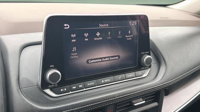 Used 2023 Nissan Rogue SV image 15