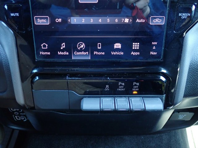 Used 2025 RAM 1500 Laramie AWD/4WD image 20