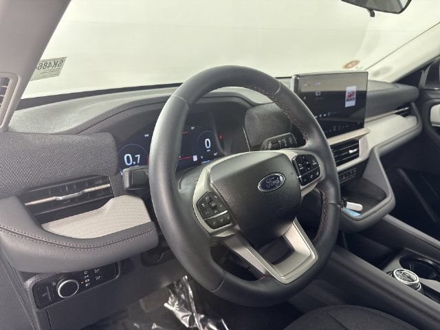 Used 2026 Ford Explorer Active AWD/4WD image 23