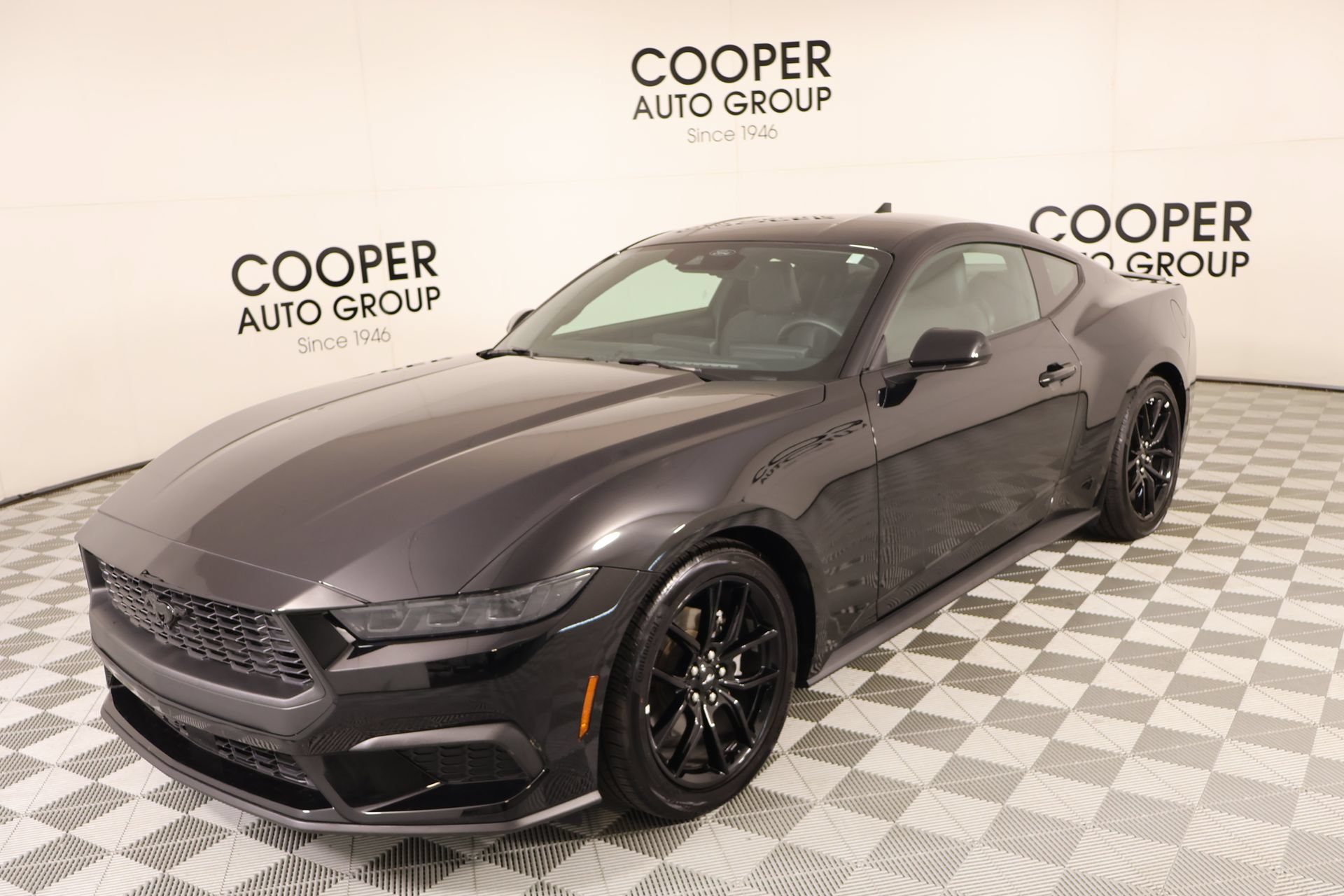 Used 2025 Ford Mustang Coupe RWD image 10