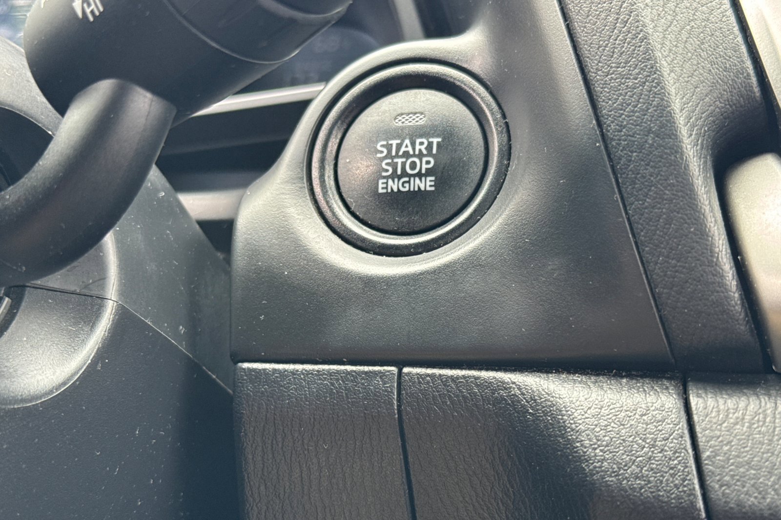 Used 2018 MAZDA MAZDA3 Touring FWD image 32