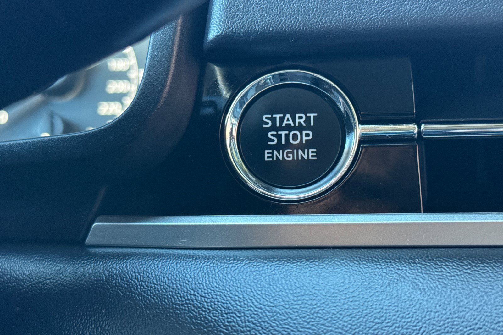 Used 2024 Mitsubishi Outlander SE image 28