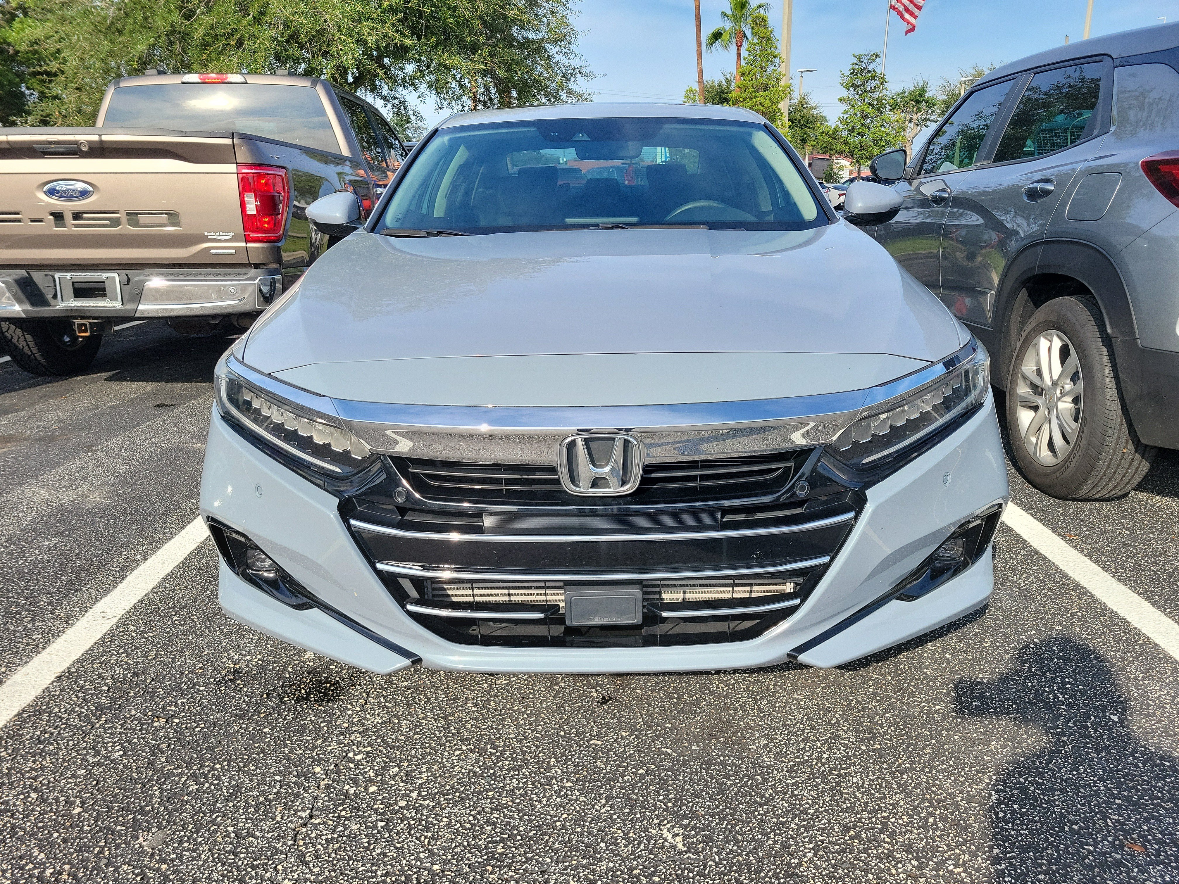 Used 2021 Honda Accord Touring image 2