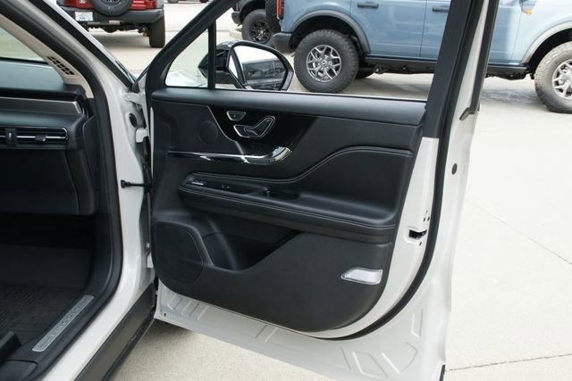 Used 2024 Lincoln Corsair Reserve w/ Equipment Group 201A FWD image 38