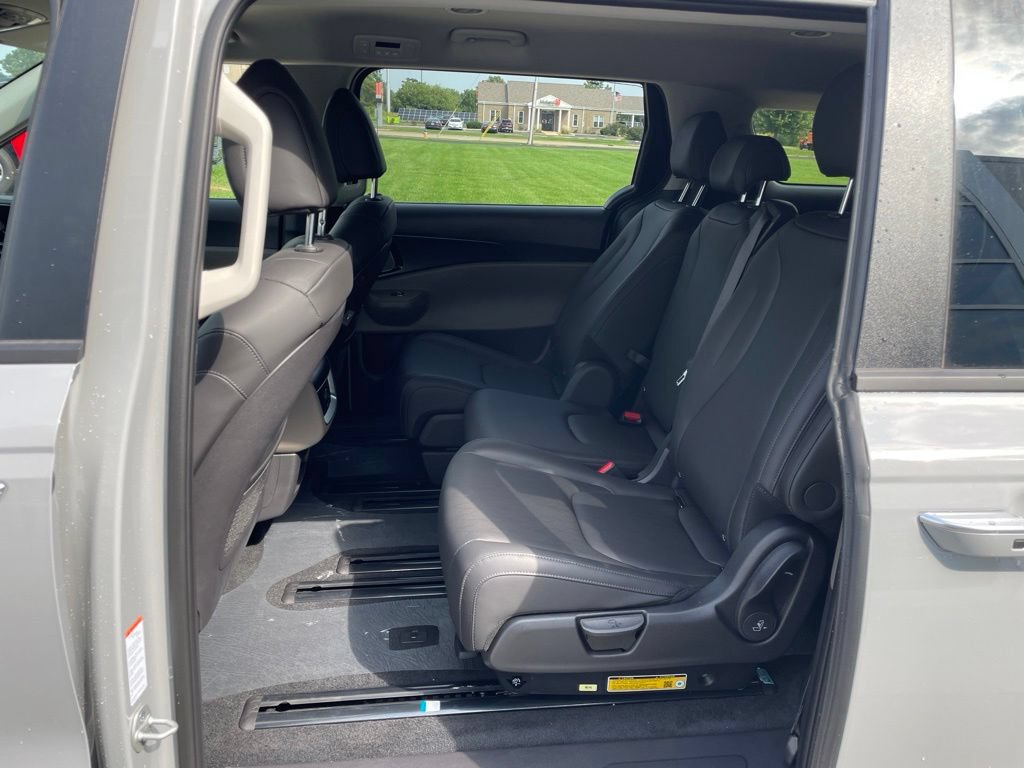 New 2027 Kia Carnival FWD image 10
