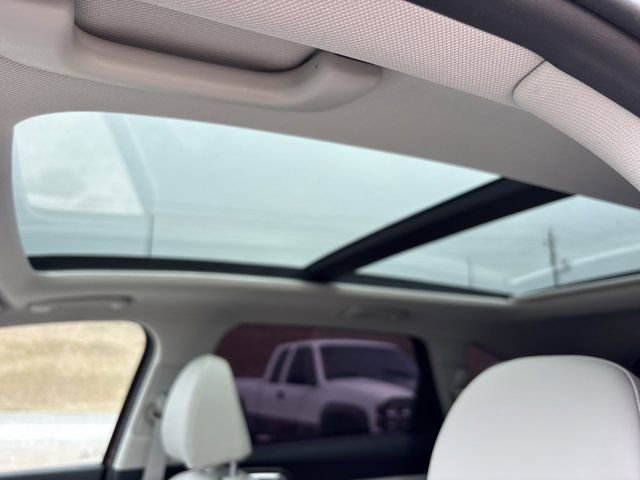 Used 2025 Kia Sorento SX image 17