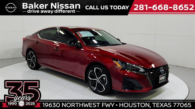 Certified 2023 Nissan Altima 2.5 SR FWD image 1