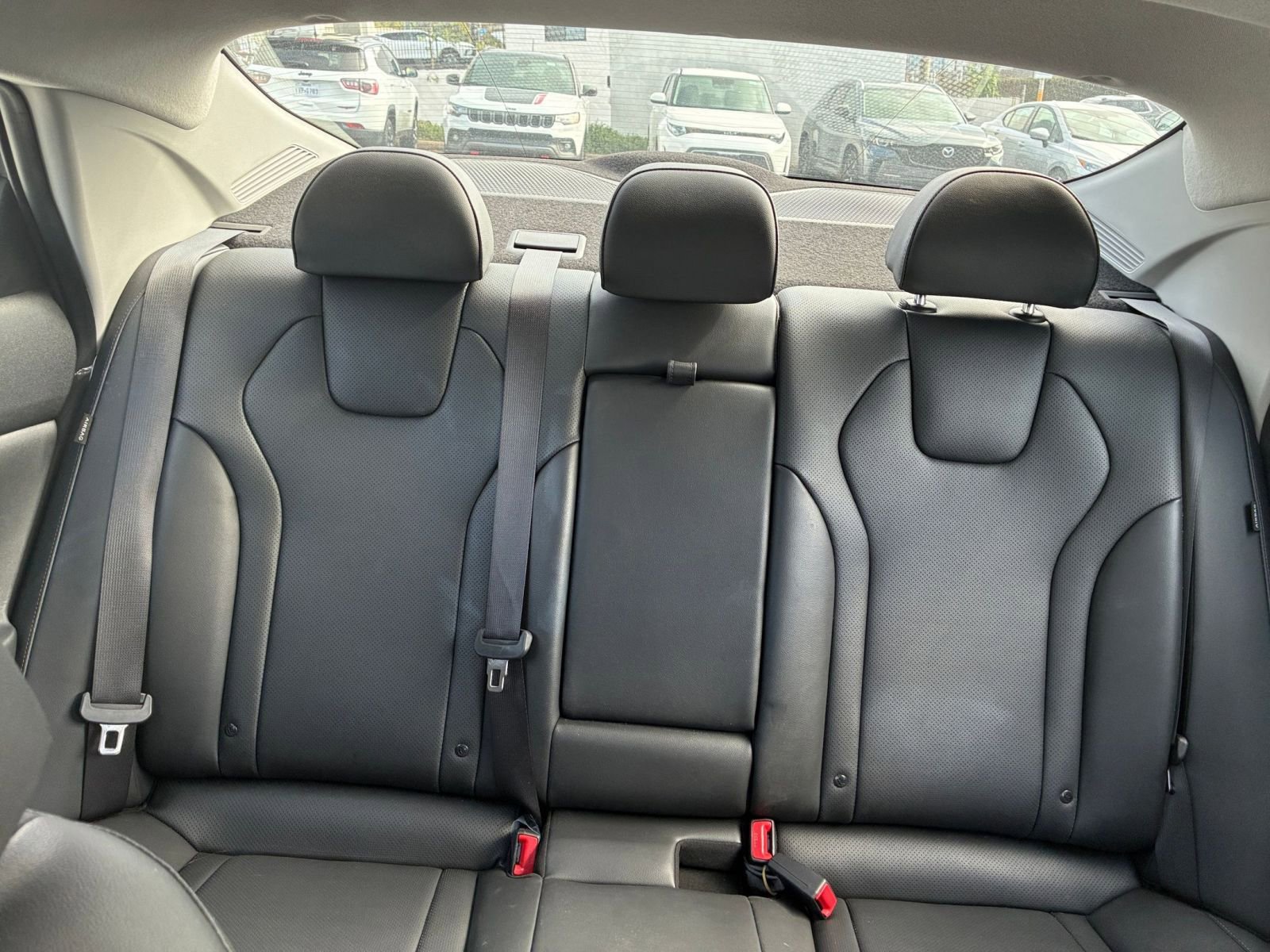 Used 2025 Hyundai Elantra Limited FWD image 40