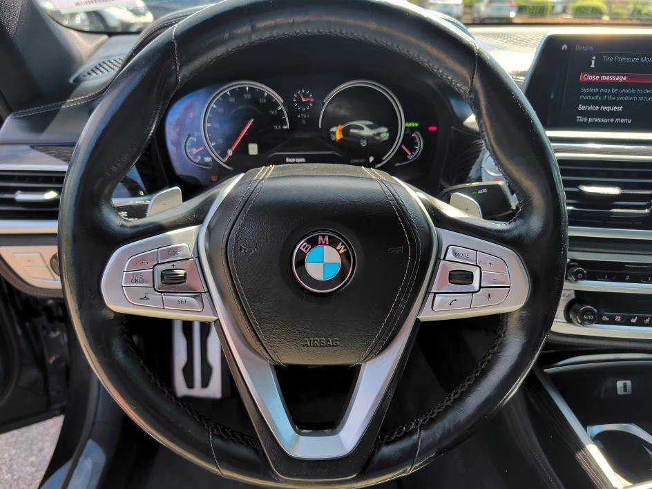 Used 2018 BMW 750i xDrive image 18