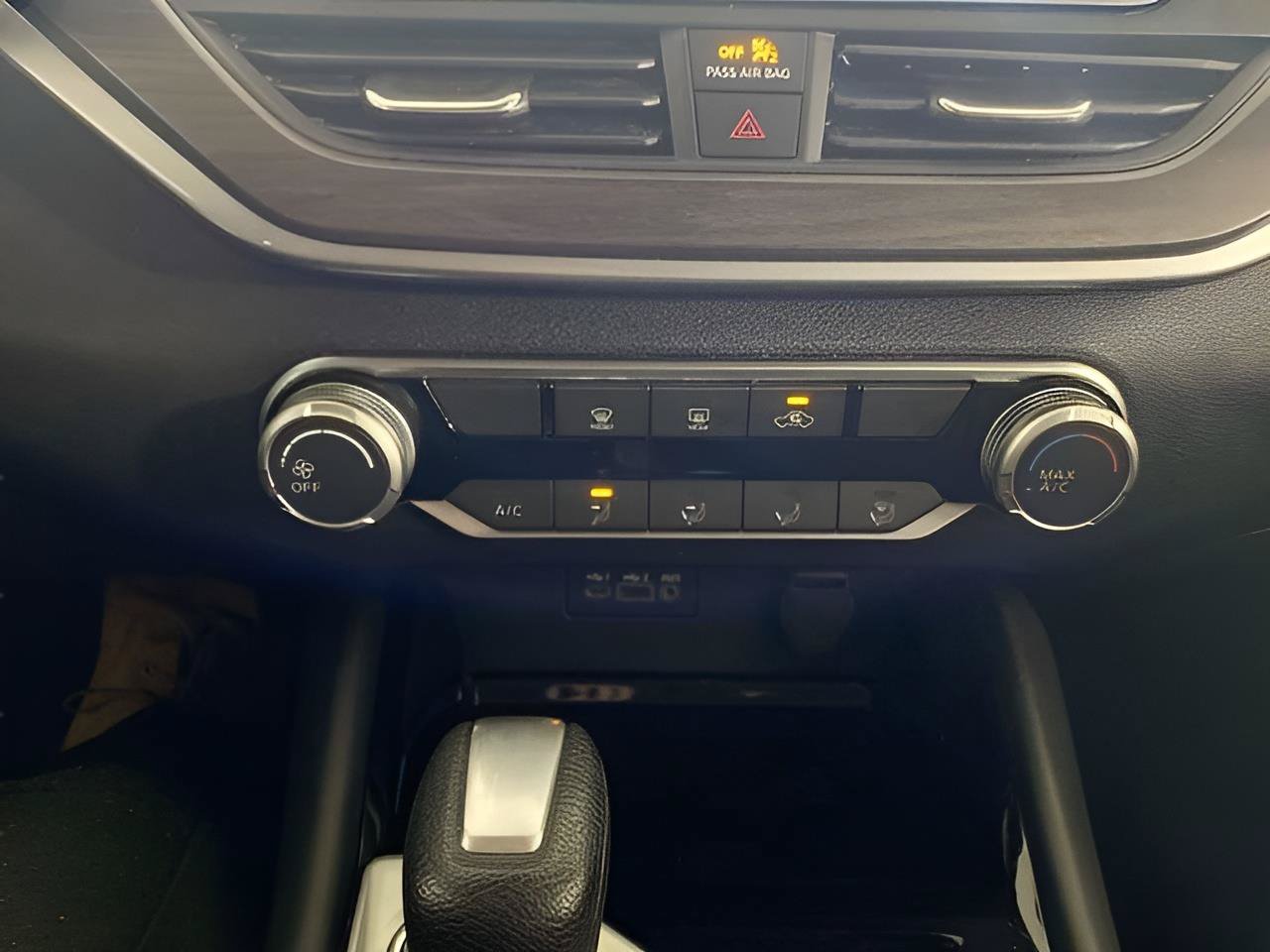 Used 2024 Nissan Altima 2.5 SV FWD image 42