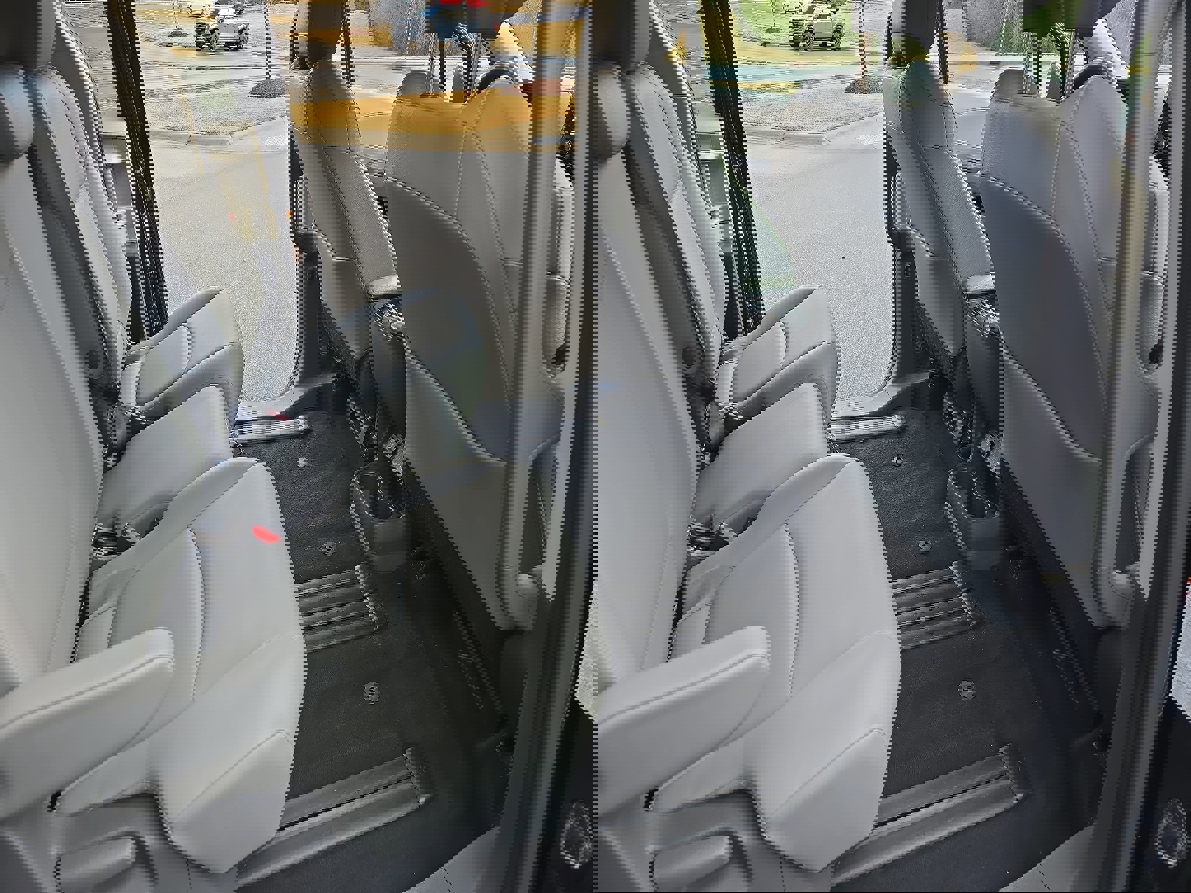 Used 2021 Toyota Sienna XLE w/ XLE Plus Package image 11