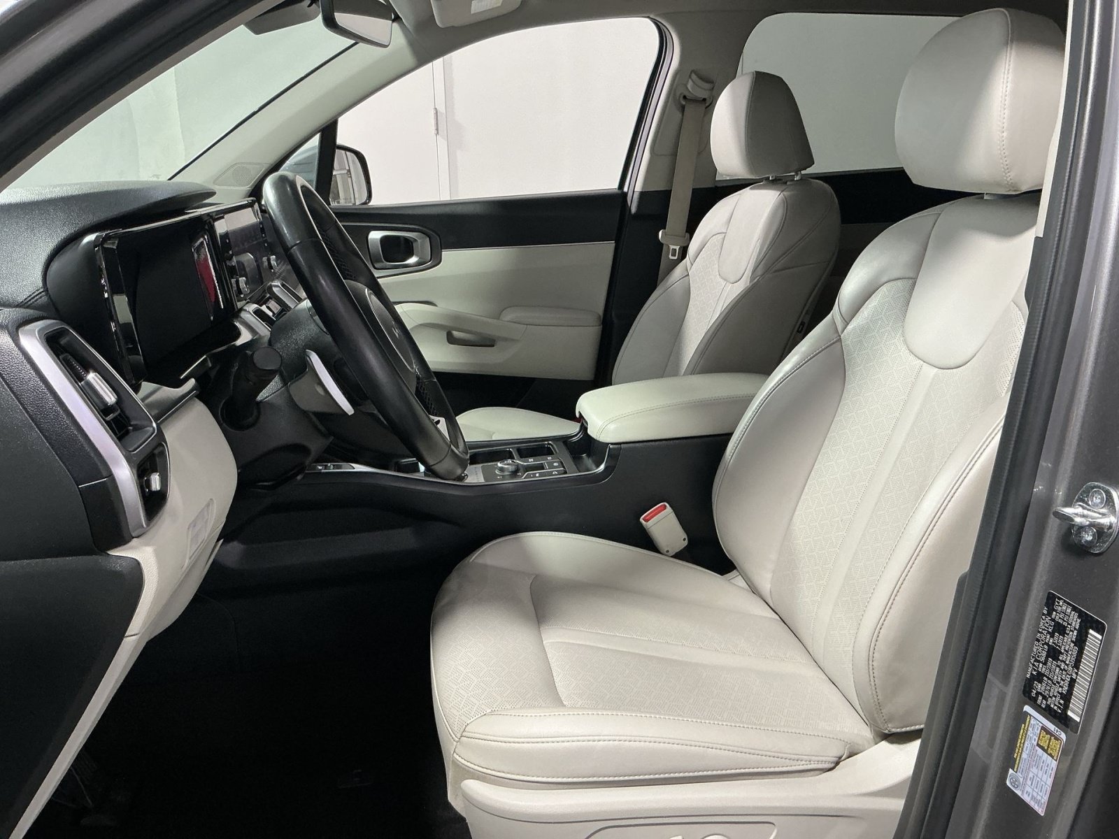 Used 2023 Kia Sorento EX AWD/4WD image 14