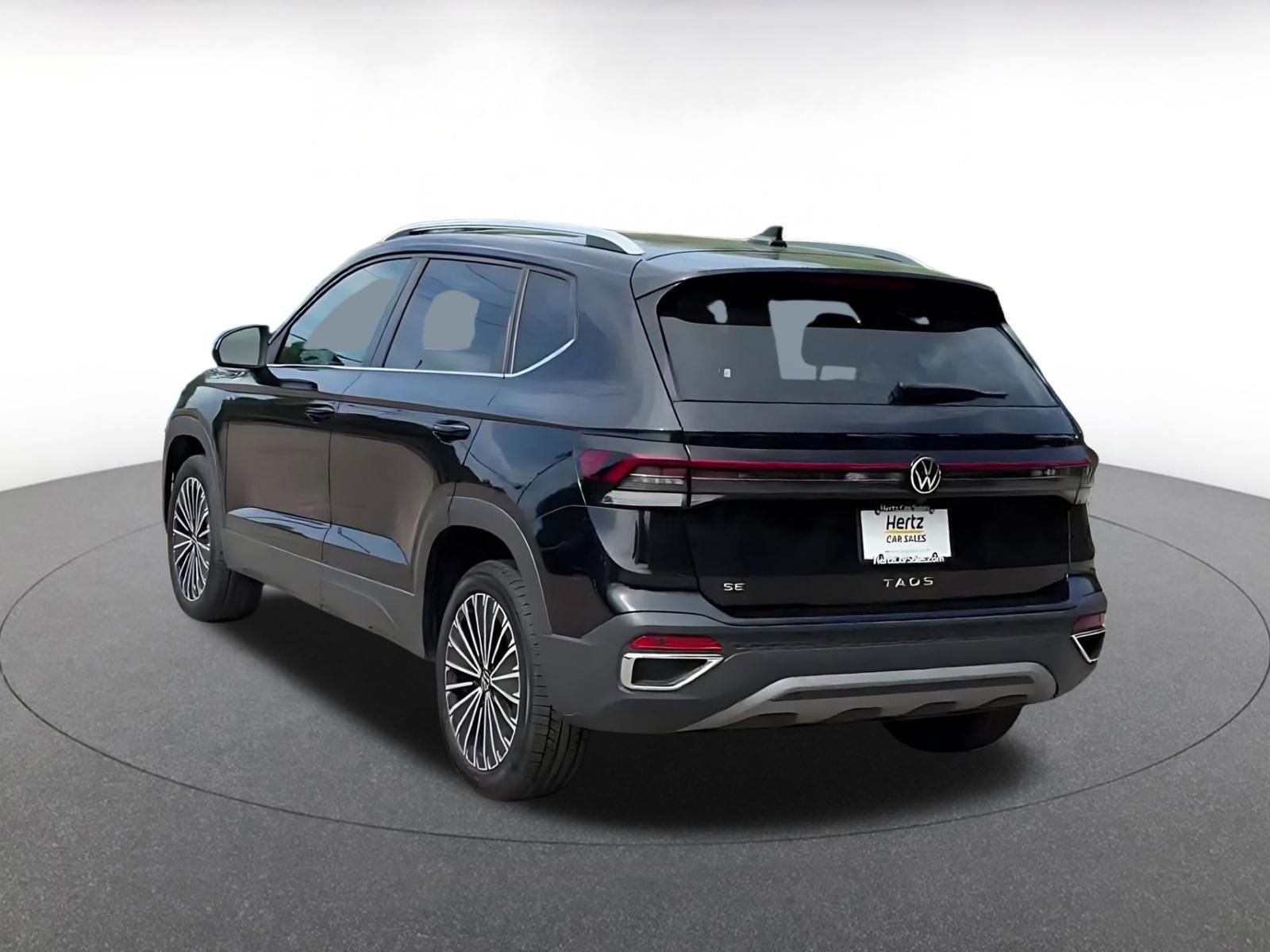 Used 2025 Volkswagen Taos SE FWD image 11