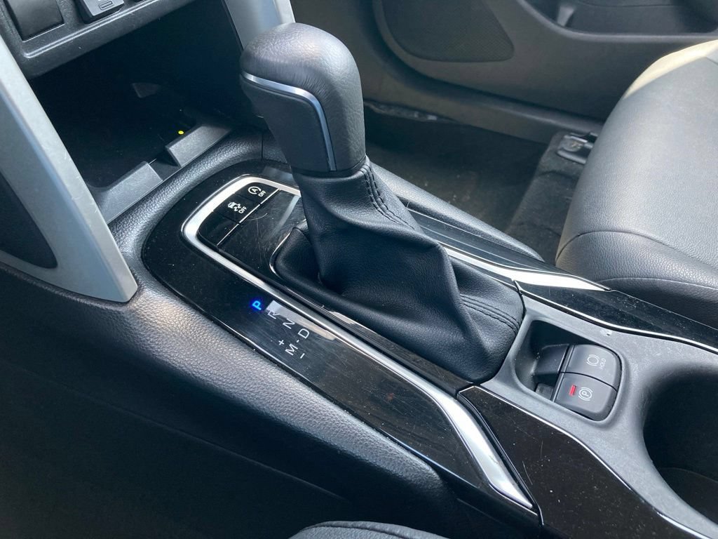 Certified 2025 Toyota Corolla Cross XLE FWD image 27