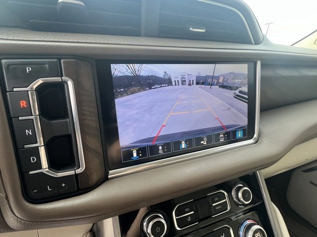 Used 2021 GMC Yukon XL Denali w/ Denali Premium Package image 18