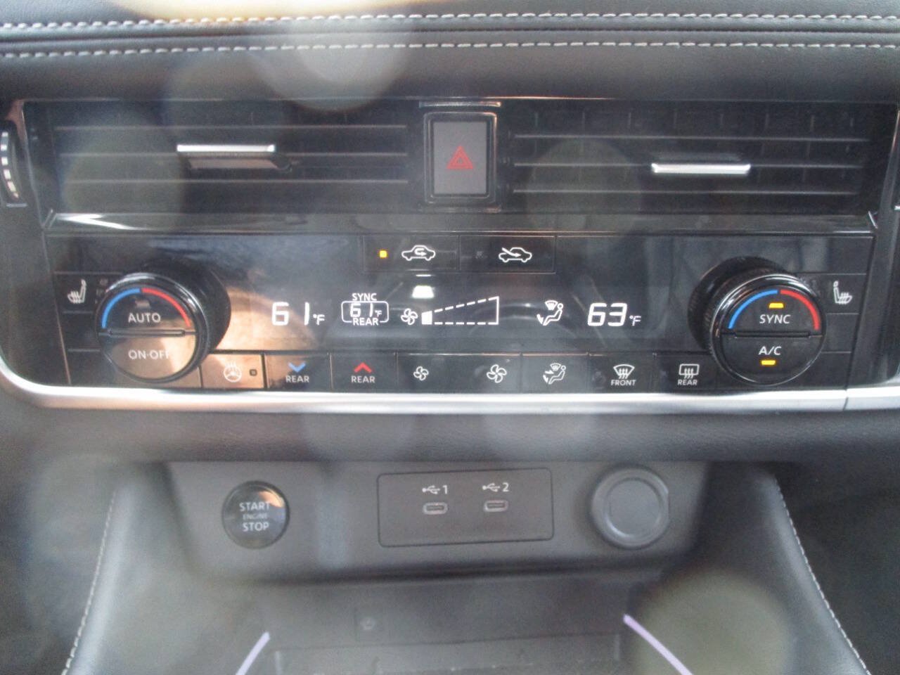 Used 2024 Nissan Rogue Platinum w/ Platinum Premium Package FWD image 14