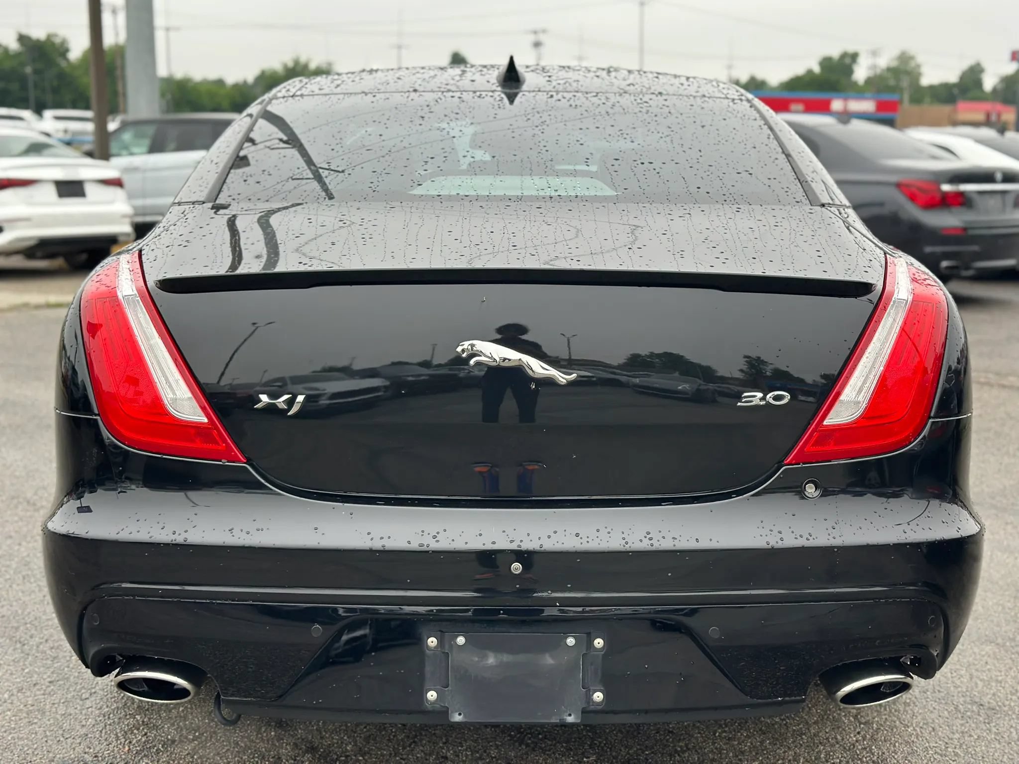 Used 2016 Jaguar XJ R-Sport RWD image 7