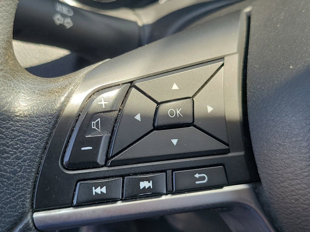 Used 2020 Nissan Rogue Sport S image 21