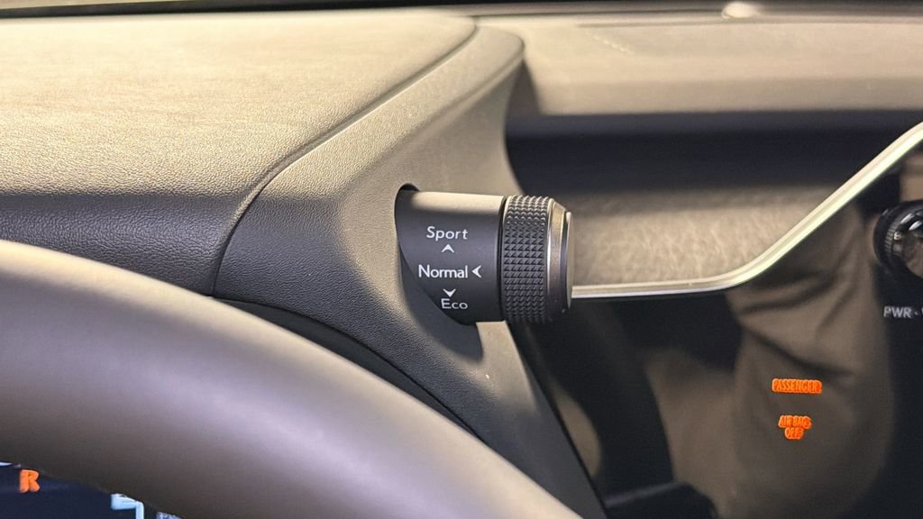 Certified 2025 Lexus UX 300h AWD w/ Accessory Package (Z1) image 33