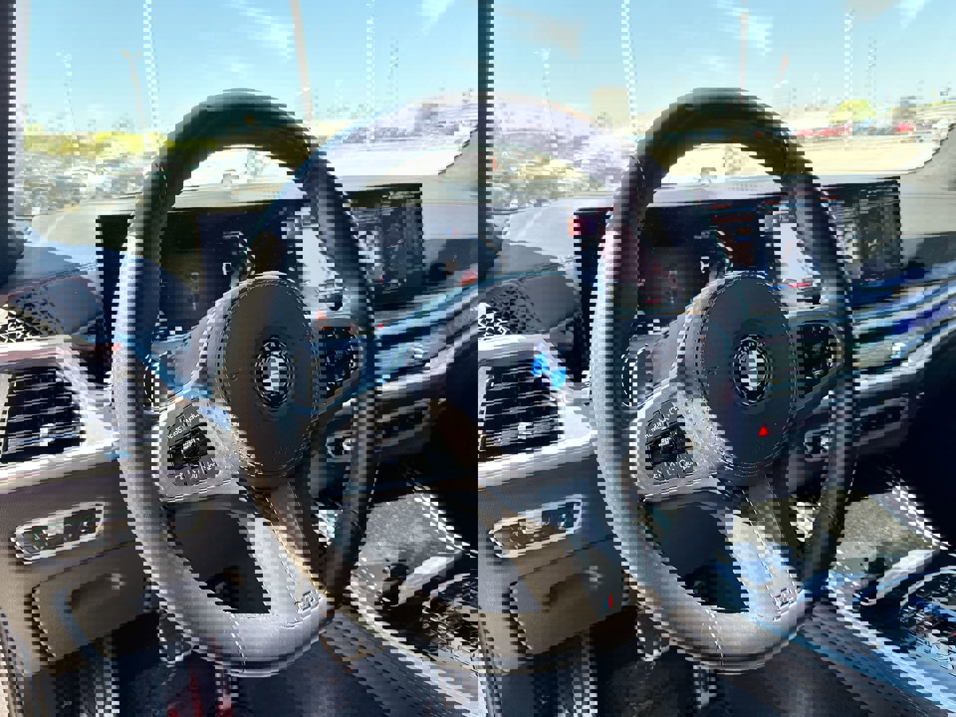 Used 2023 BMW X7 xDrive40i w/ Executive Package image 11