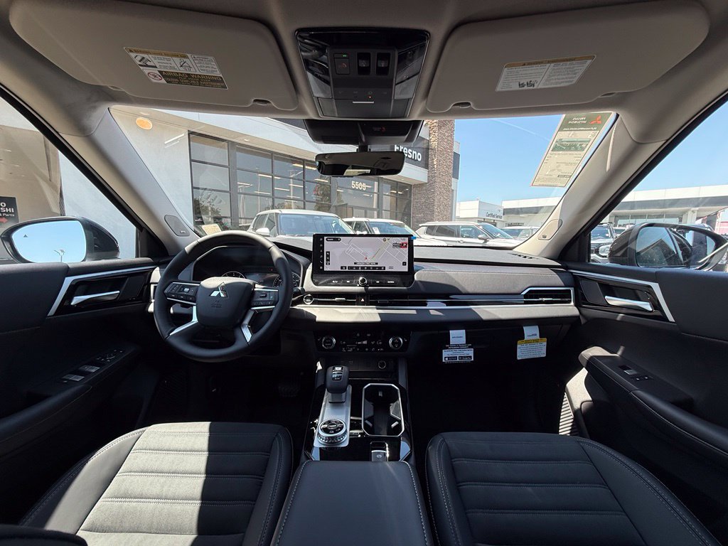 New 2026 Mitsubishi Outlander AWD image 21