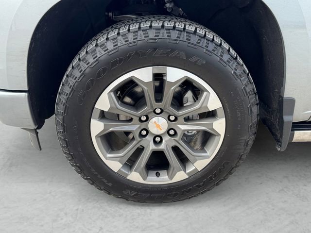Used 2025 Chevrolet Silverado 1500 High Country w/ Technology Package AWD/4WD image 23