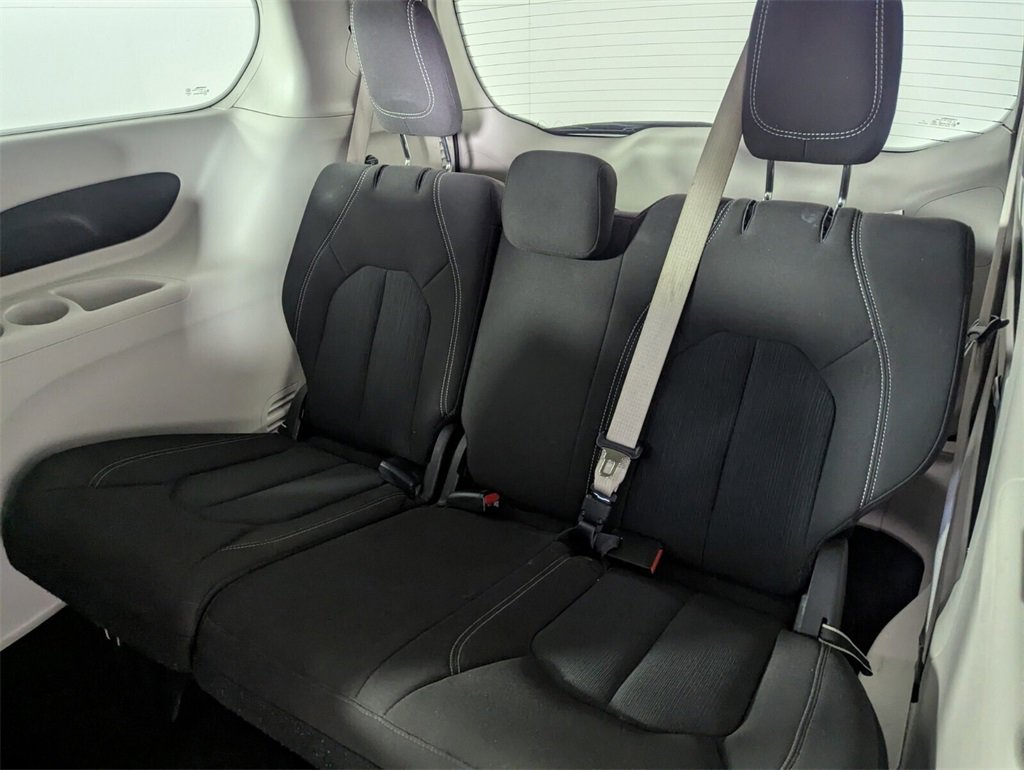 Used 2023 Chrysler Voyager LX image 16