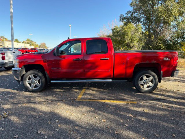 Used 2011 Chevrolet Silverado 2500 LT w/ Interior Plus Package AWD/4WD image 5