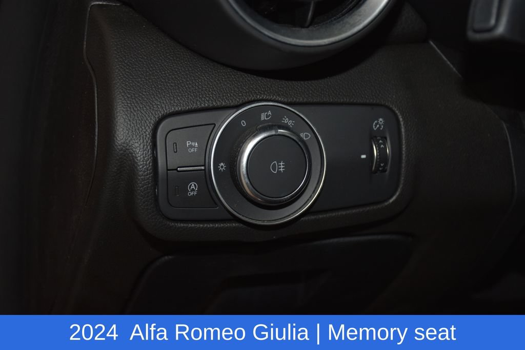 Used 2024 Alfa Romeo Giulia Sprint AWD/4WD image 9
