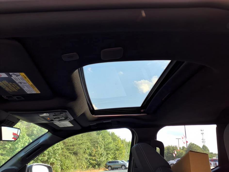 New 2025 Toyota Tacoma TRD Off-Road image 11