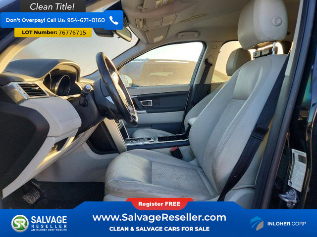 Used 2019 Land Rover Discovery Sport SE AWD/4WD image 9