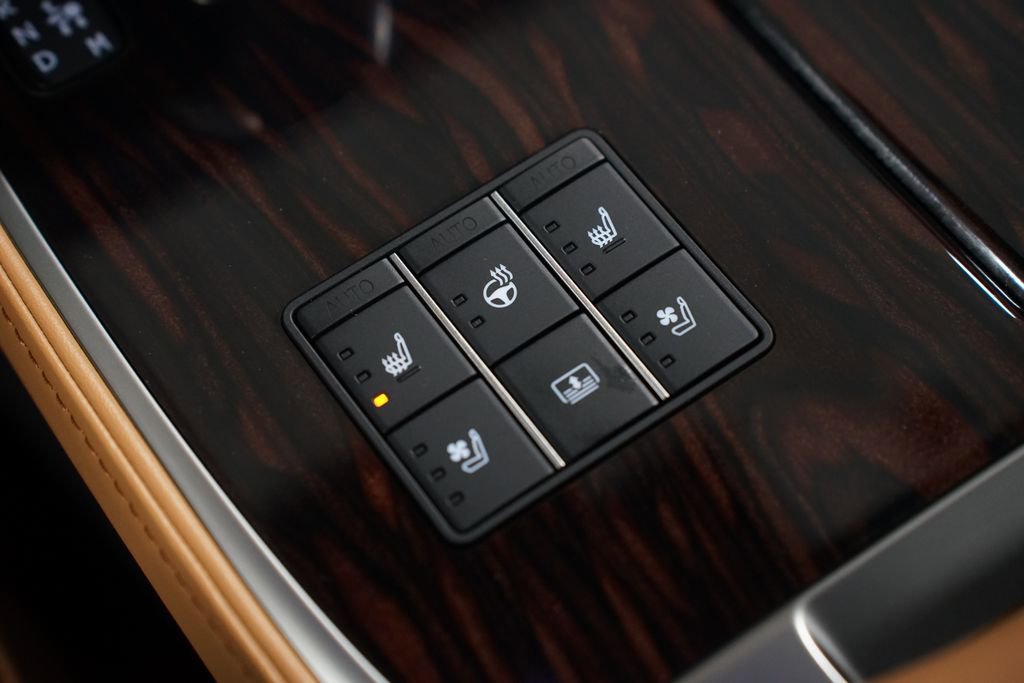 Used 2024 Lexus LS 500 w/ Interior Upgrade Package RWD image 26
