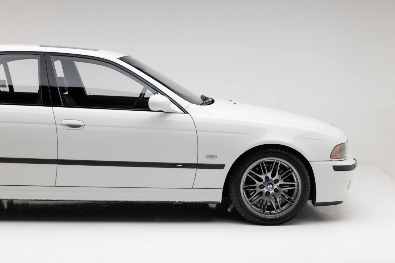Used 2001 BMW M5 RWD image 25