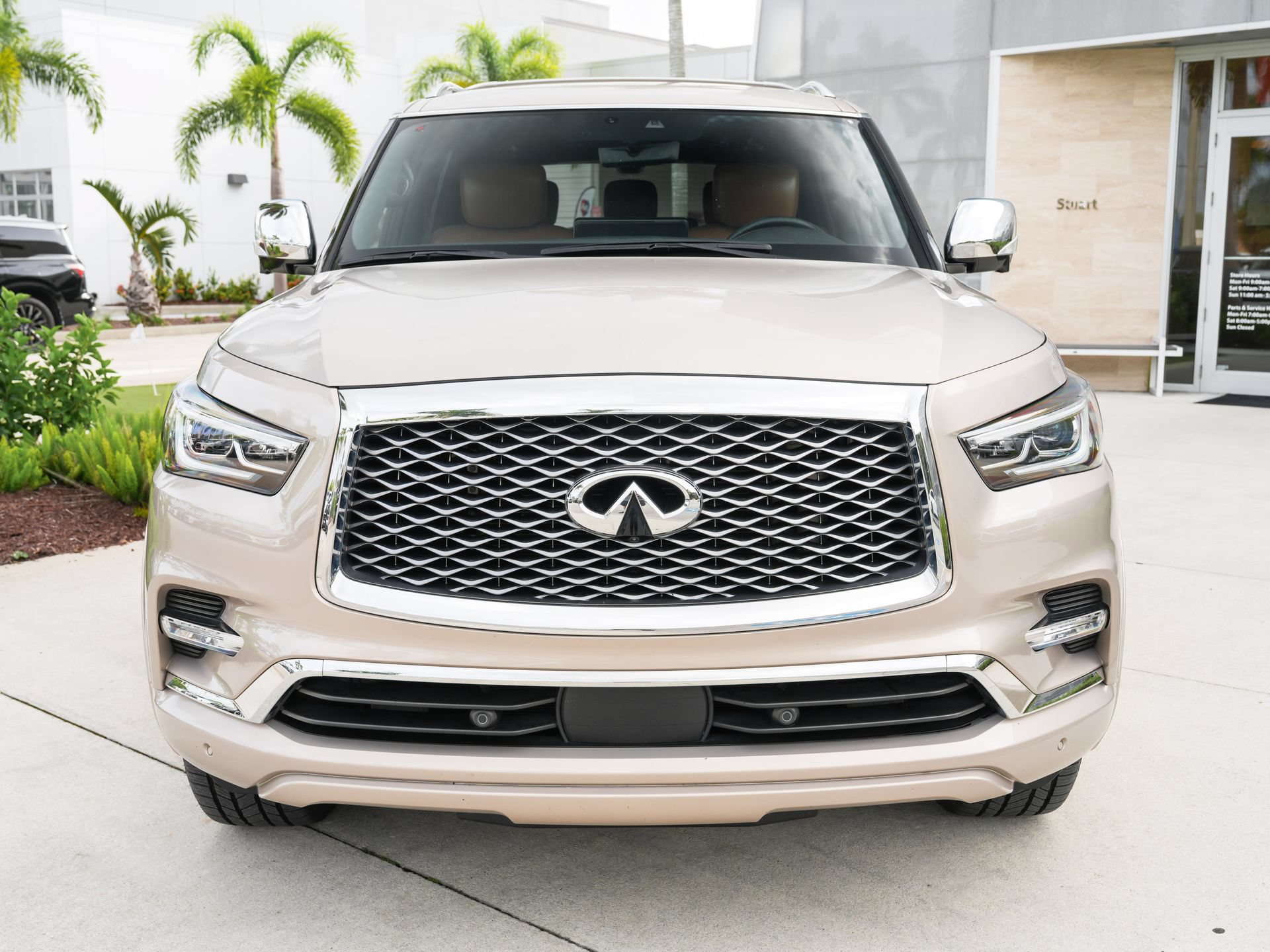 Used 2023 INFINITI QX80 Sensory w/ Cargo Package AWD/4WD image 5