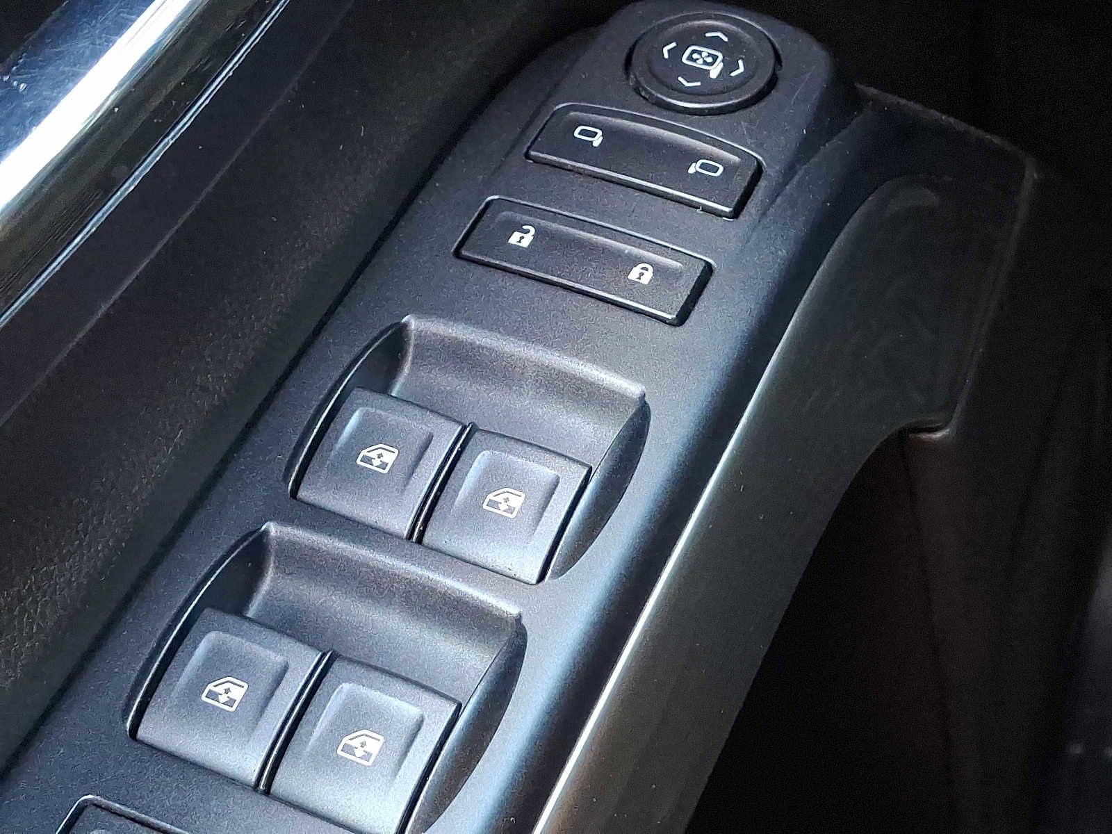 Used 2018 Chevrolet Silverado 1500 LT w/ Max Trailering Package image 19