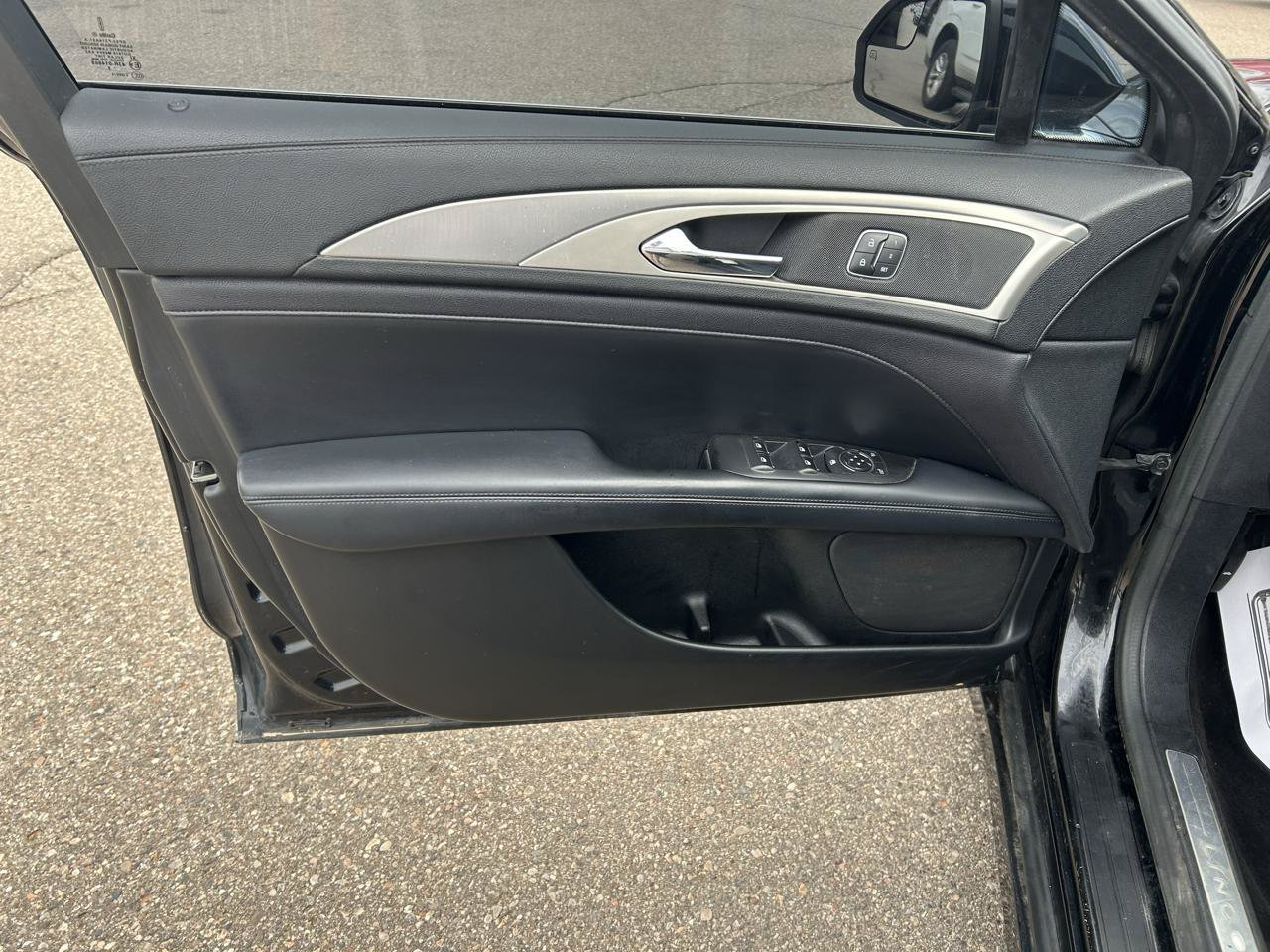 Used 2017 Lincoln MKZ Premiere FWD image 14
