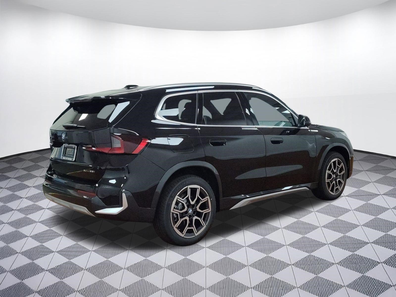 Used 2025 BMW X1 xDrive28i w/ Premium Package image 9