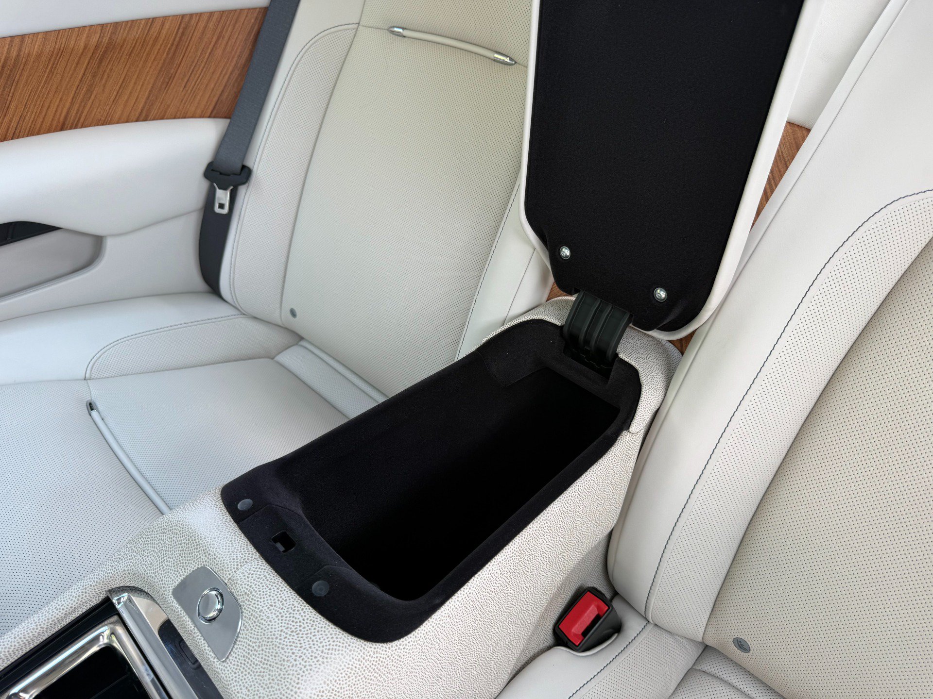 Used 2015 Rolls-Royce Wraith RWD image 15