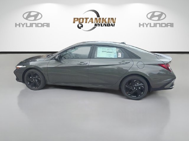 New 2026 Hyundai Elantra SEL Sport FWD image 8