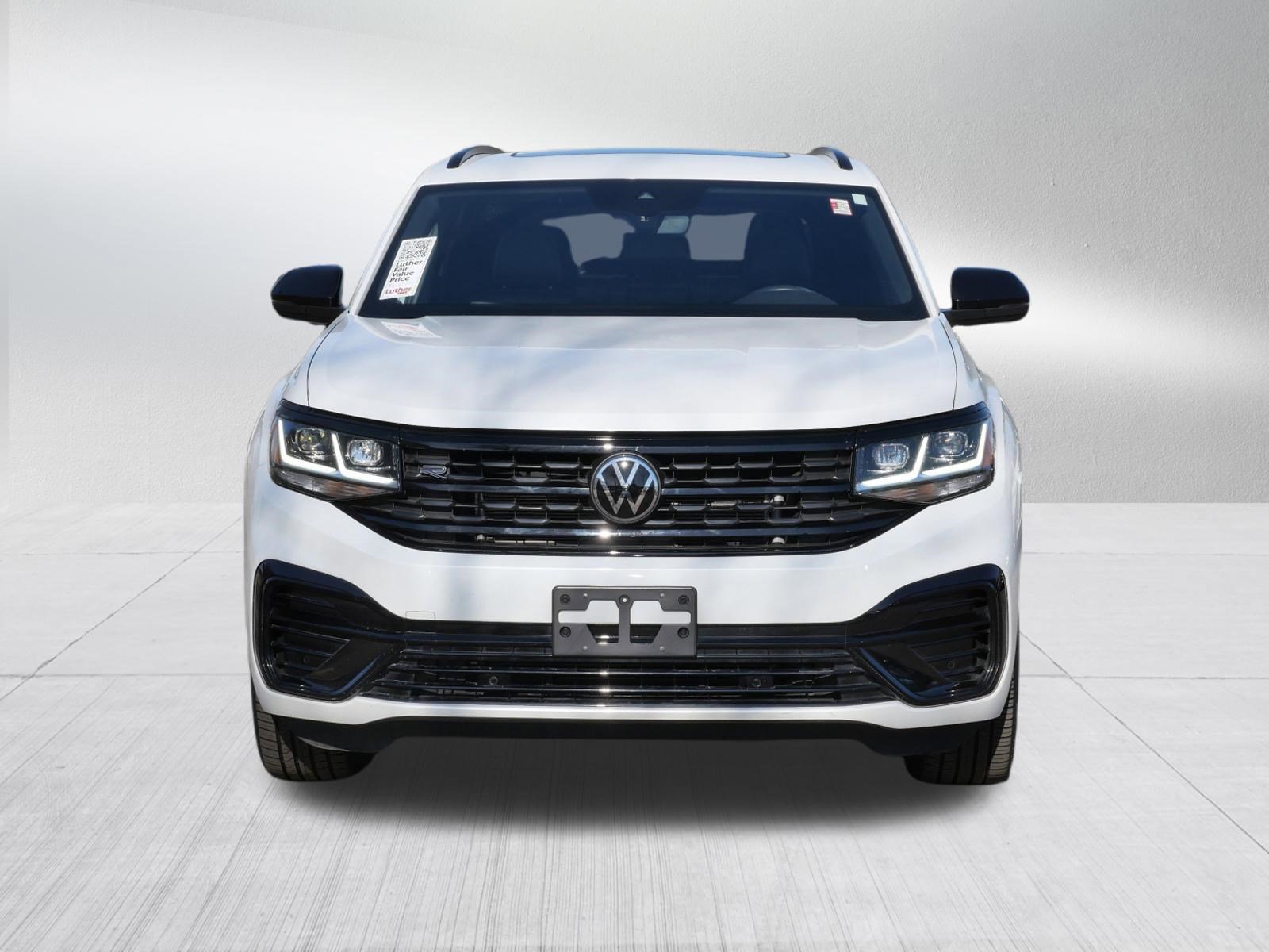 Used 2023 Volkswagen Atlas Cross Sport SEL R-Line image 2