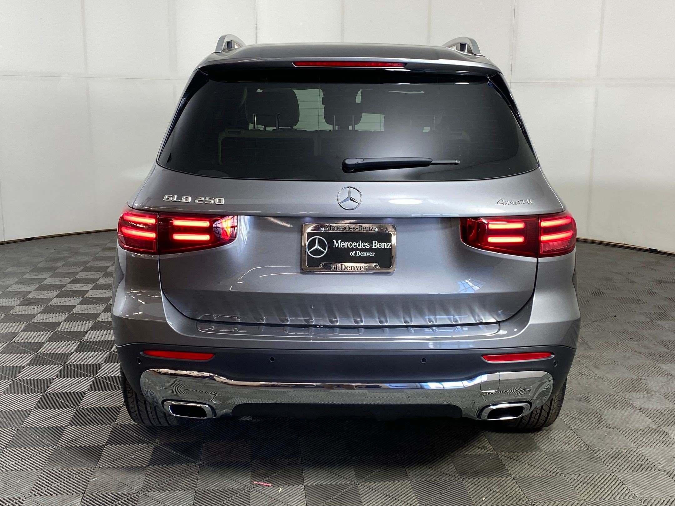 Used 2026 Mercedes-Benz GLB 250 4MATIC image 10