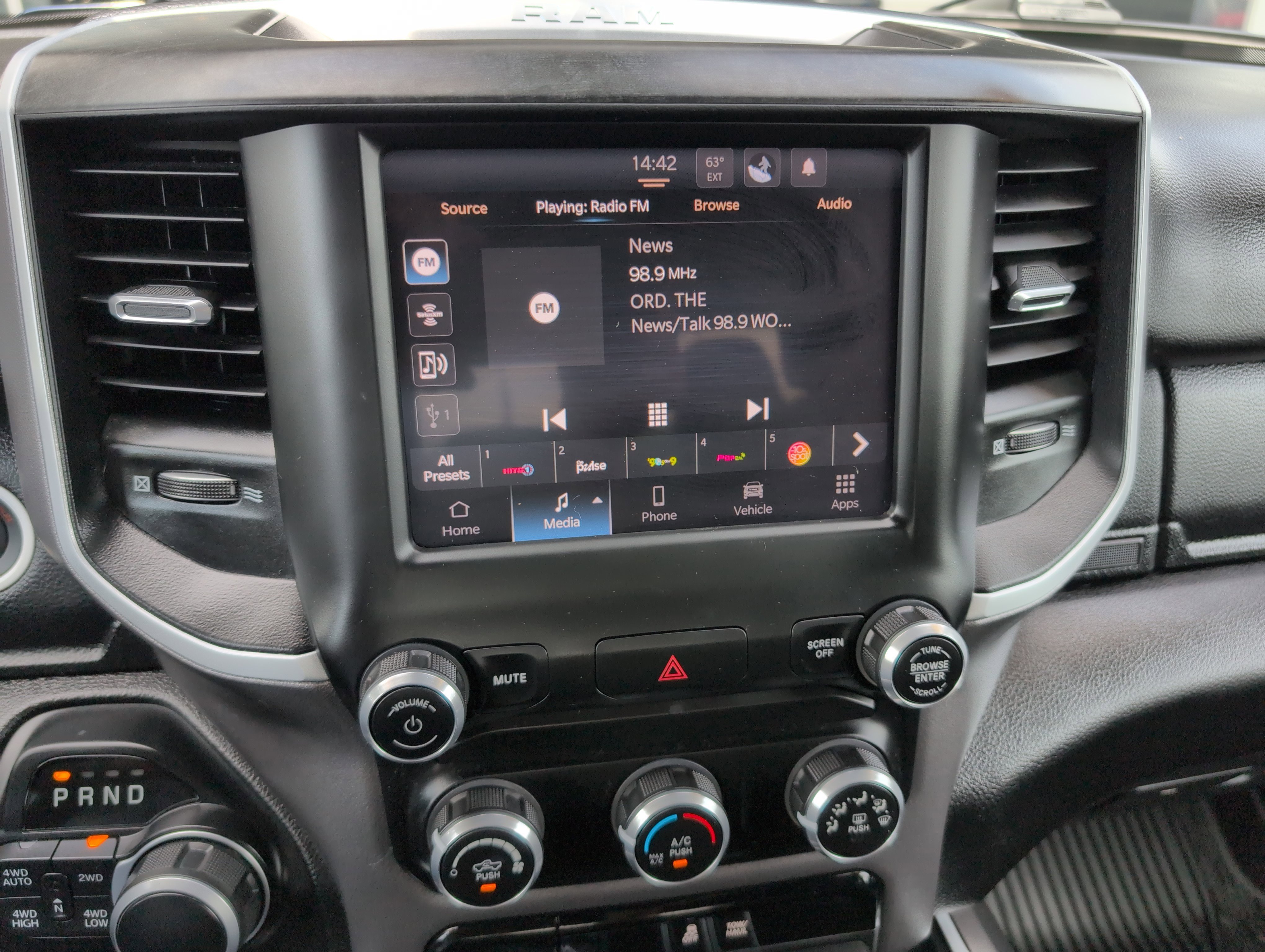 Used 2022 RAM 1500 Big Horn AWD/4WD image 22