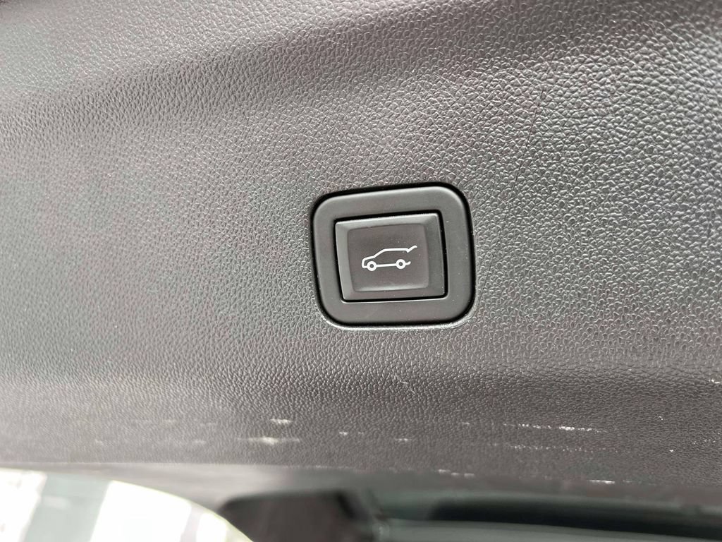 Certified 2023 GMC Yukon Denali AWD/4WD image 19