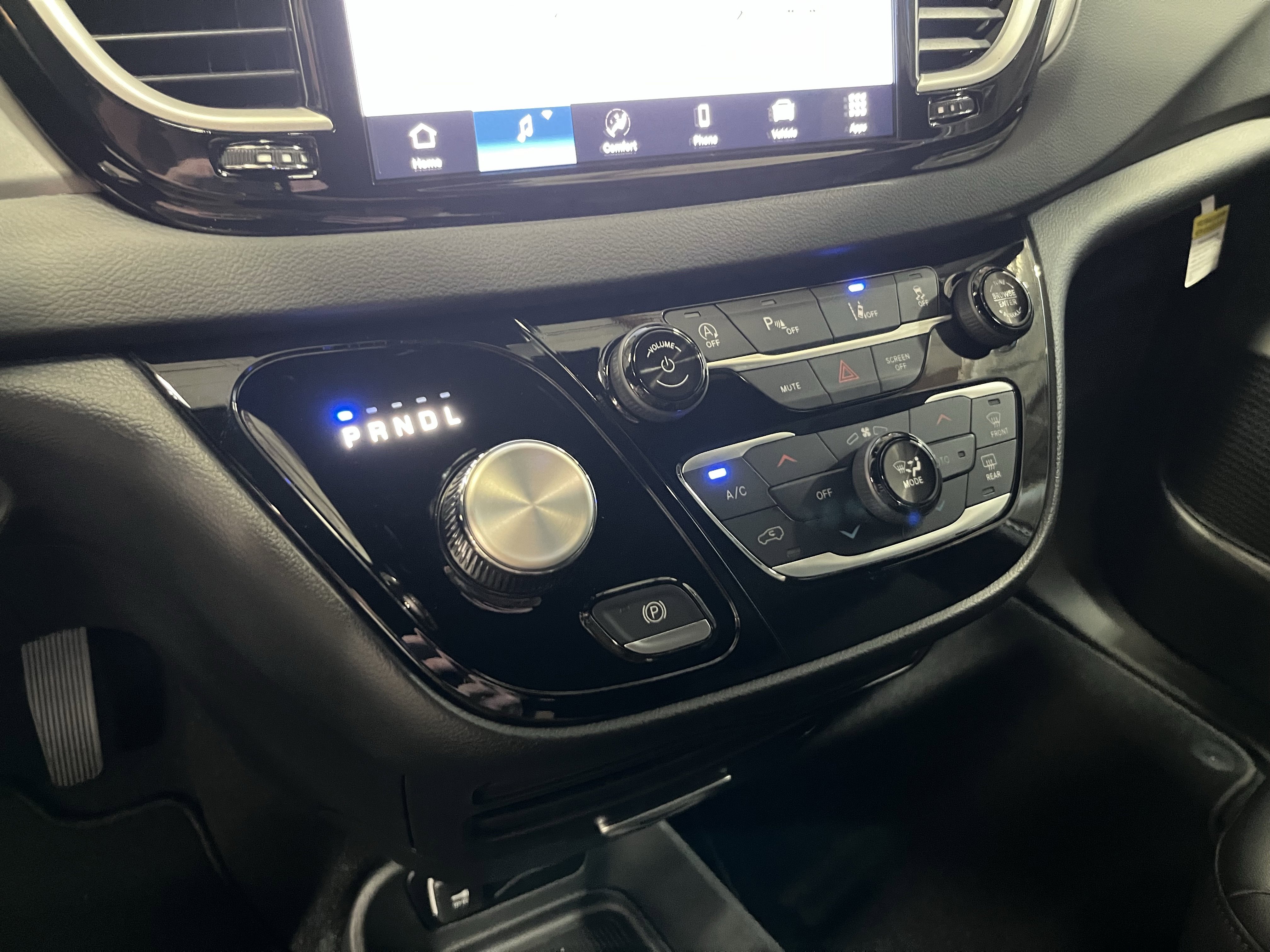 New 2026 Chrysler Voyager LX image 22