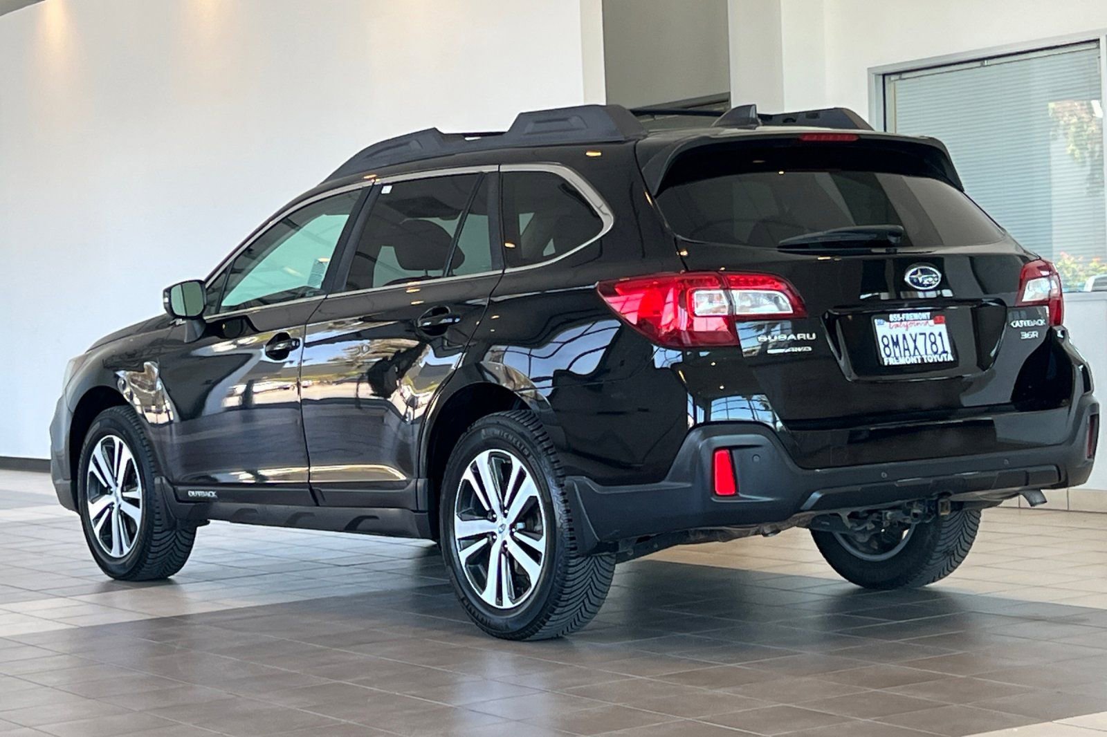 Used 2019 Subaru Outback 3.6R Limited AWD/4WD image 6
