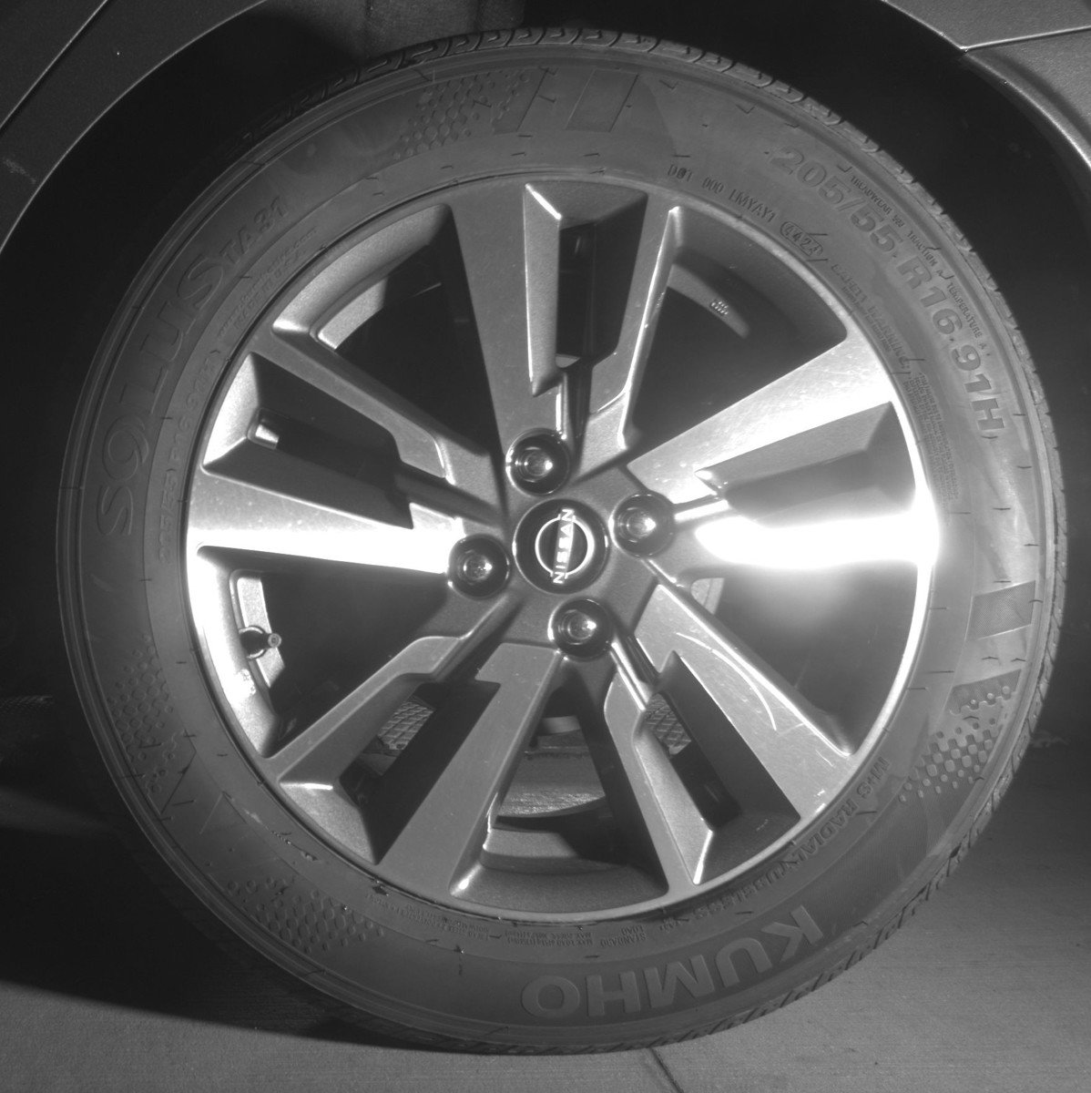 Used 2025 Nissan Versa SV FWD image 14