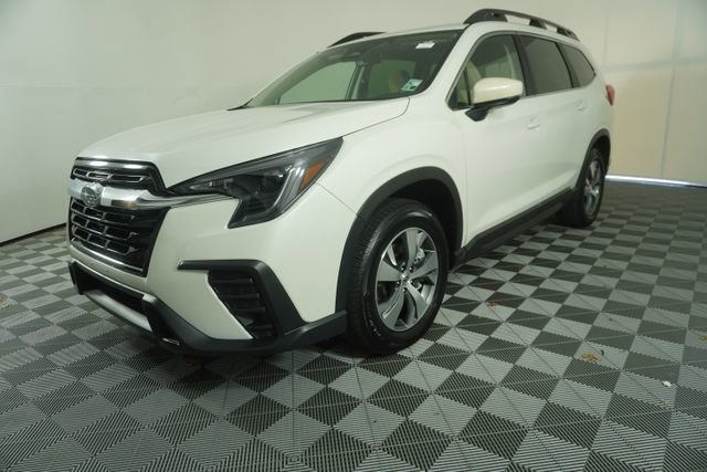 Certified 2025 Subaru Ascent Premium AWD/4WD image 3