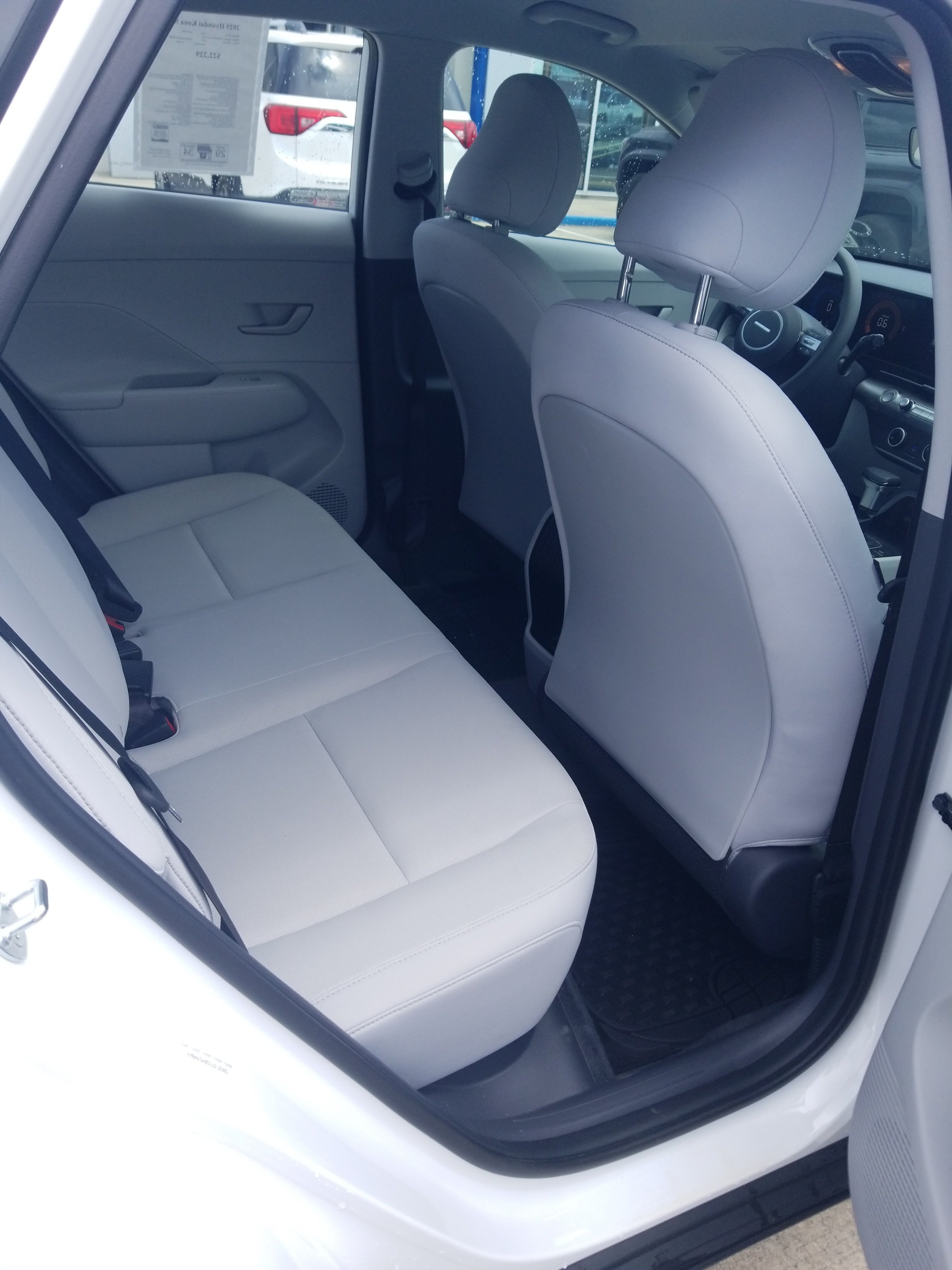 Used 2025 Hyundai Kona SE FWD image 14