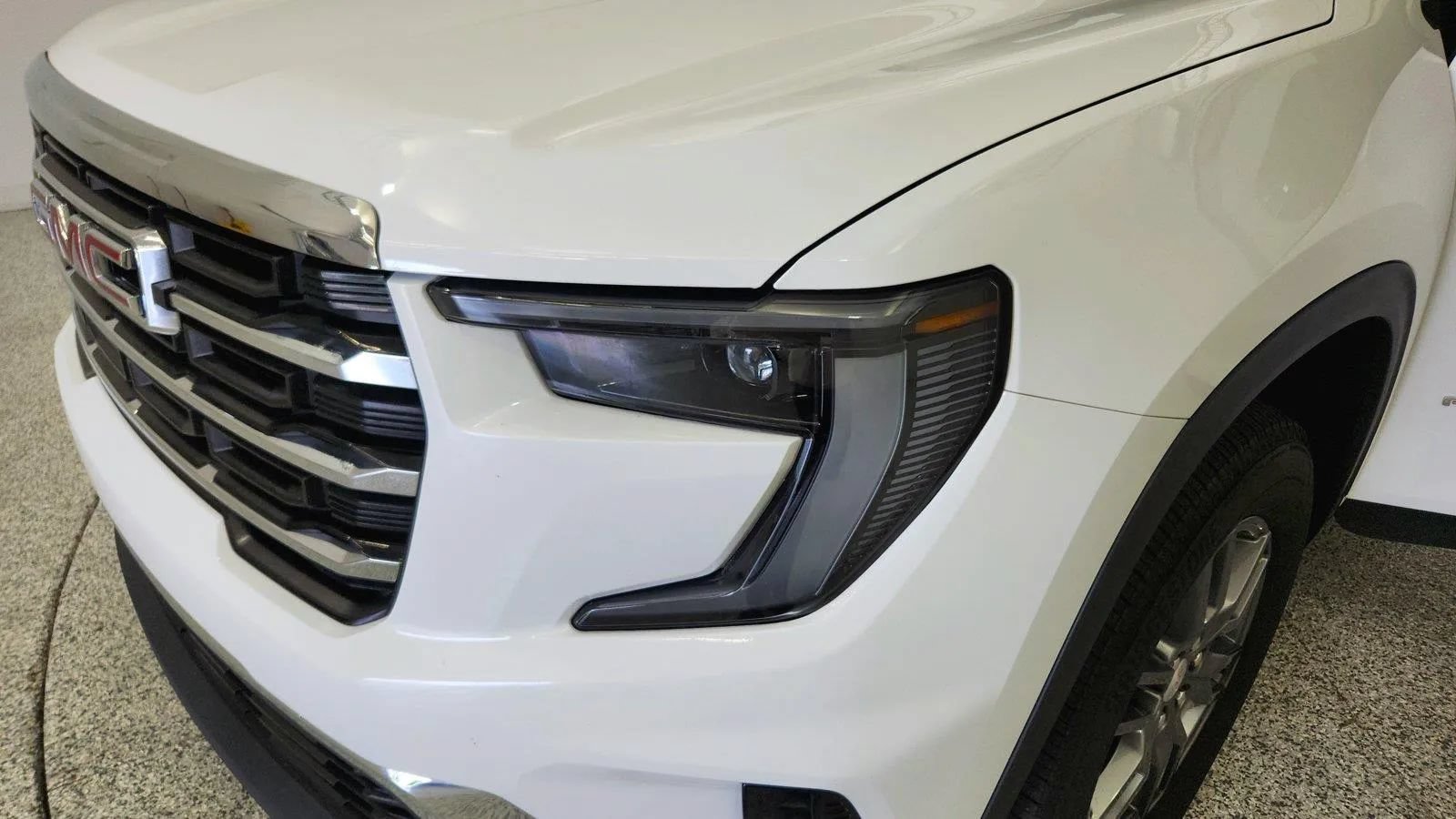 Used 2026 GMC Acadia Elevation FWD image 37