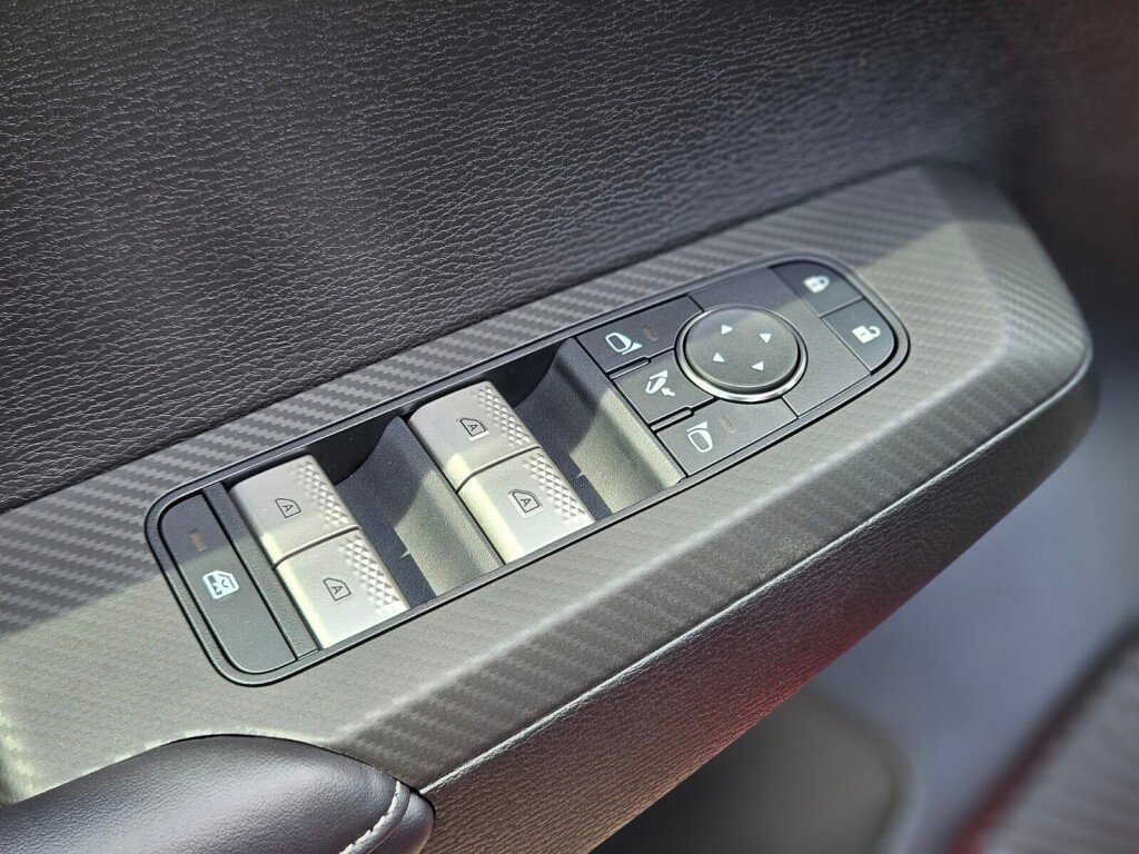 New 2025 Mitsubishi Outlander SEL image 16